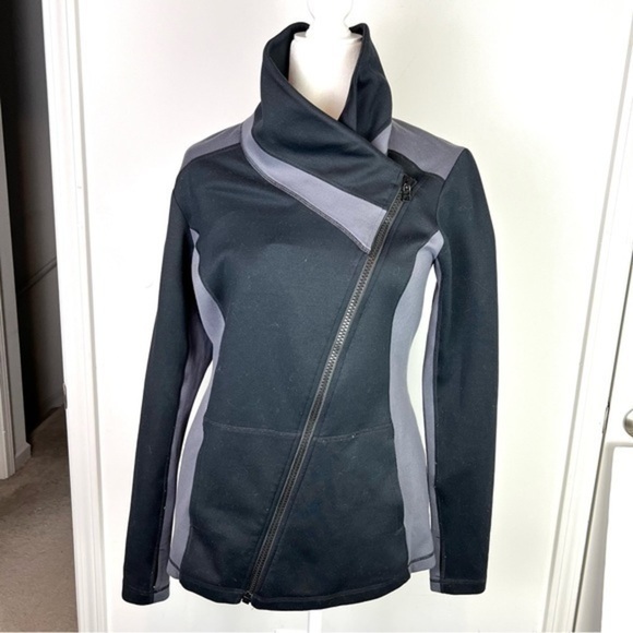 CAbi Dash Jacket Black Dark Gray Asymmetrical Zipper Side Pockets Size Medium - Picture 1 of 11